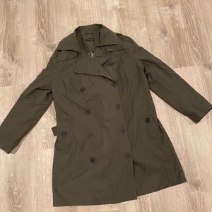 Universal Standard Derjon green trench S 14/16